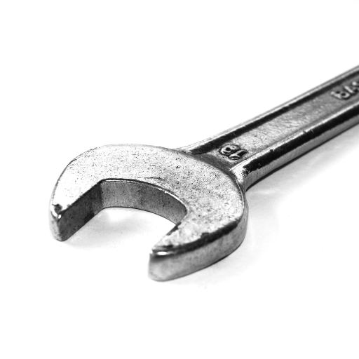 What Are the Practical Applications of Magnetic and Non-Magnetic Stainless Steel