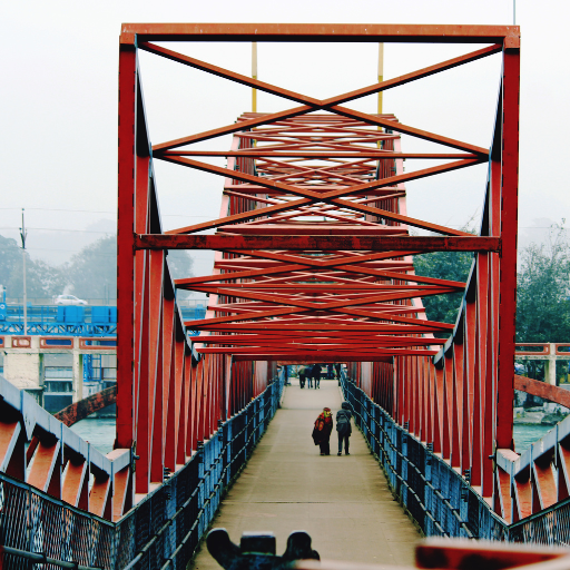 What are the main grades of steel and how are they classified
